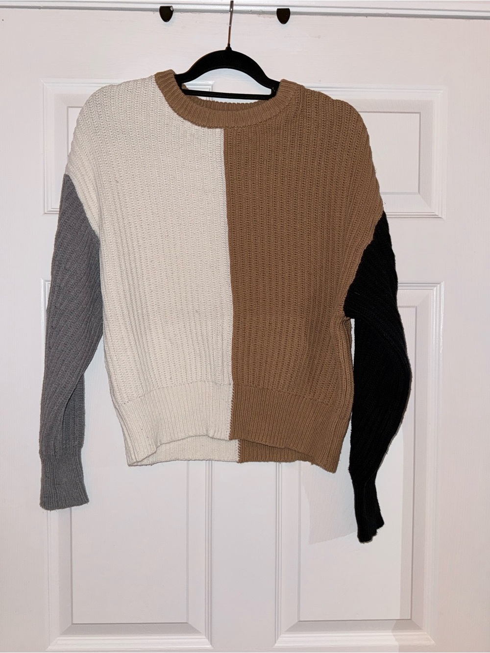 a new day Colorblock Crewneck Sweater in Cream, Brown, Gray, Black